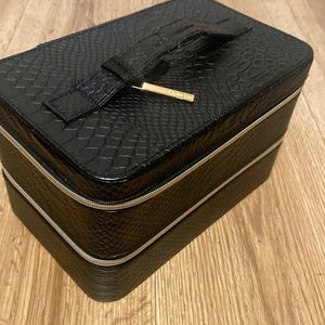 Lancôme double zip traincase/makeup trunk